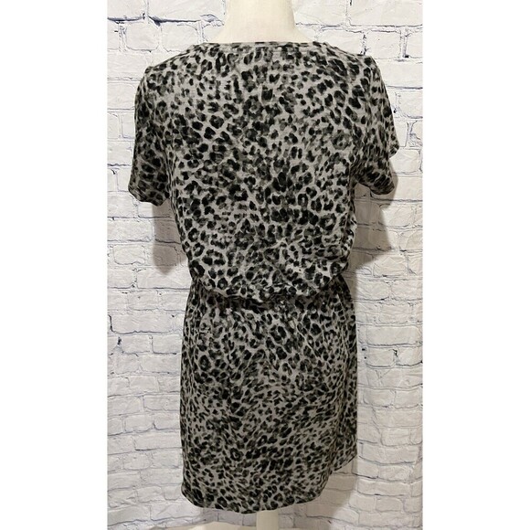 Old Navy Dress Leopard Print Casual Short Sleeve Dress Women’s Medium - Picture 5 of 7